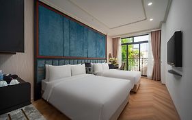Calile Hotel - Hanoi Train Street
